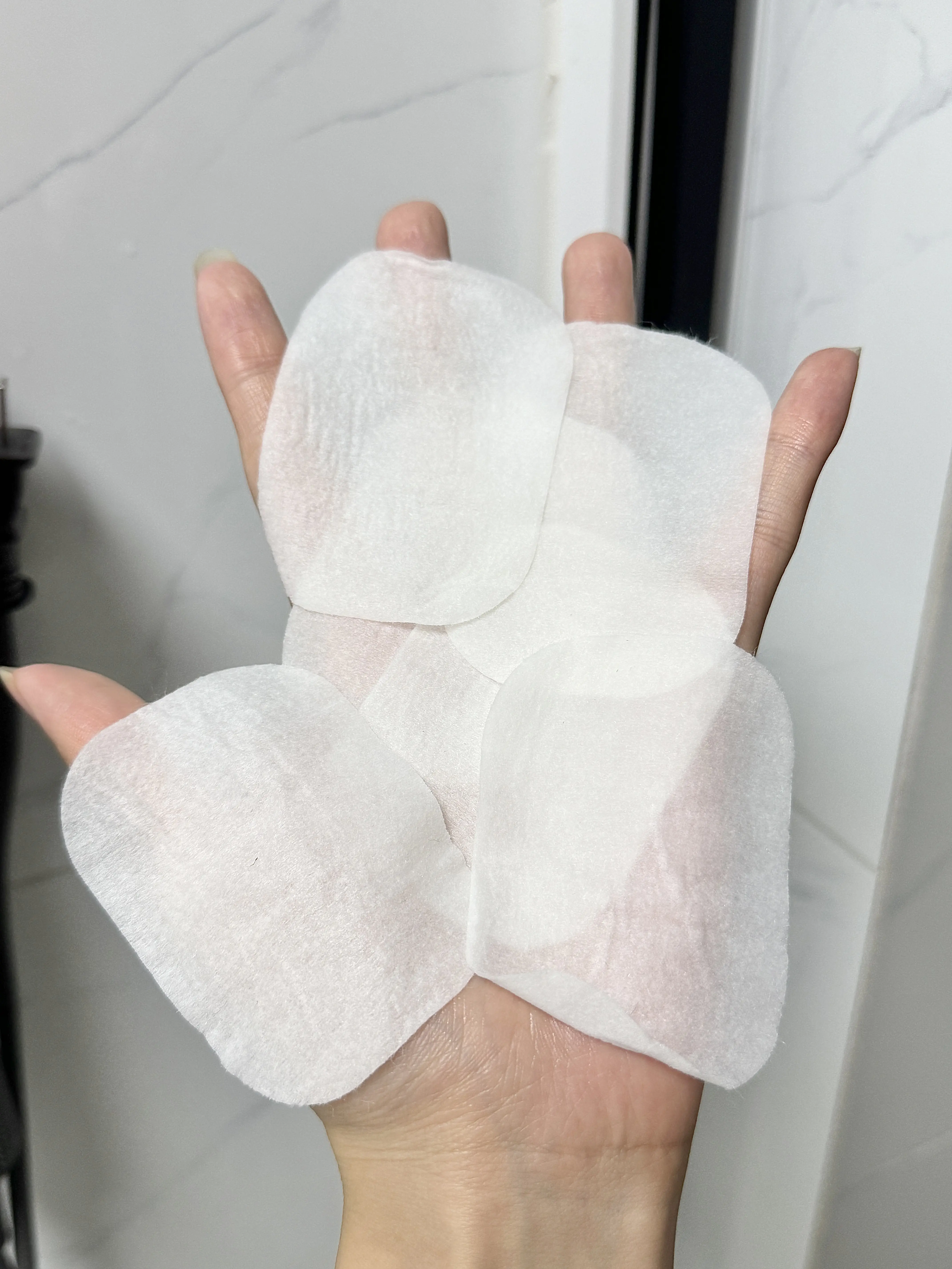 秋冬天妆前就得用湿敷棉~