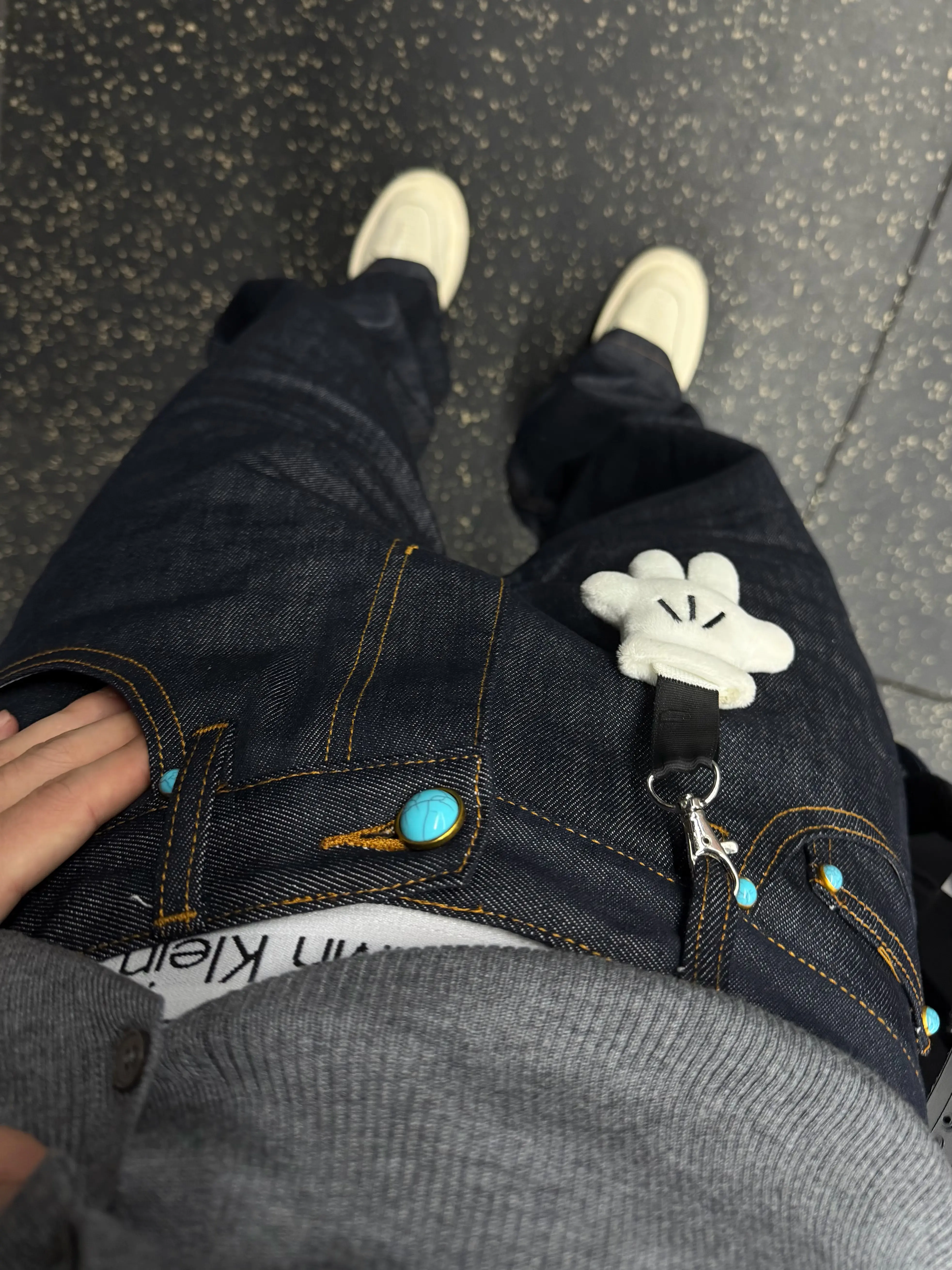 健身房OOTD|原色阔腿牛仔裤穿搭