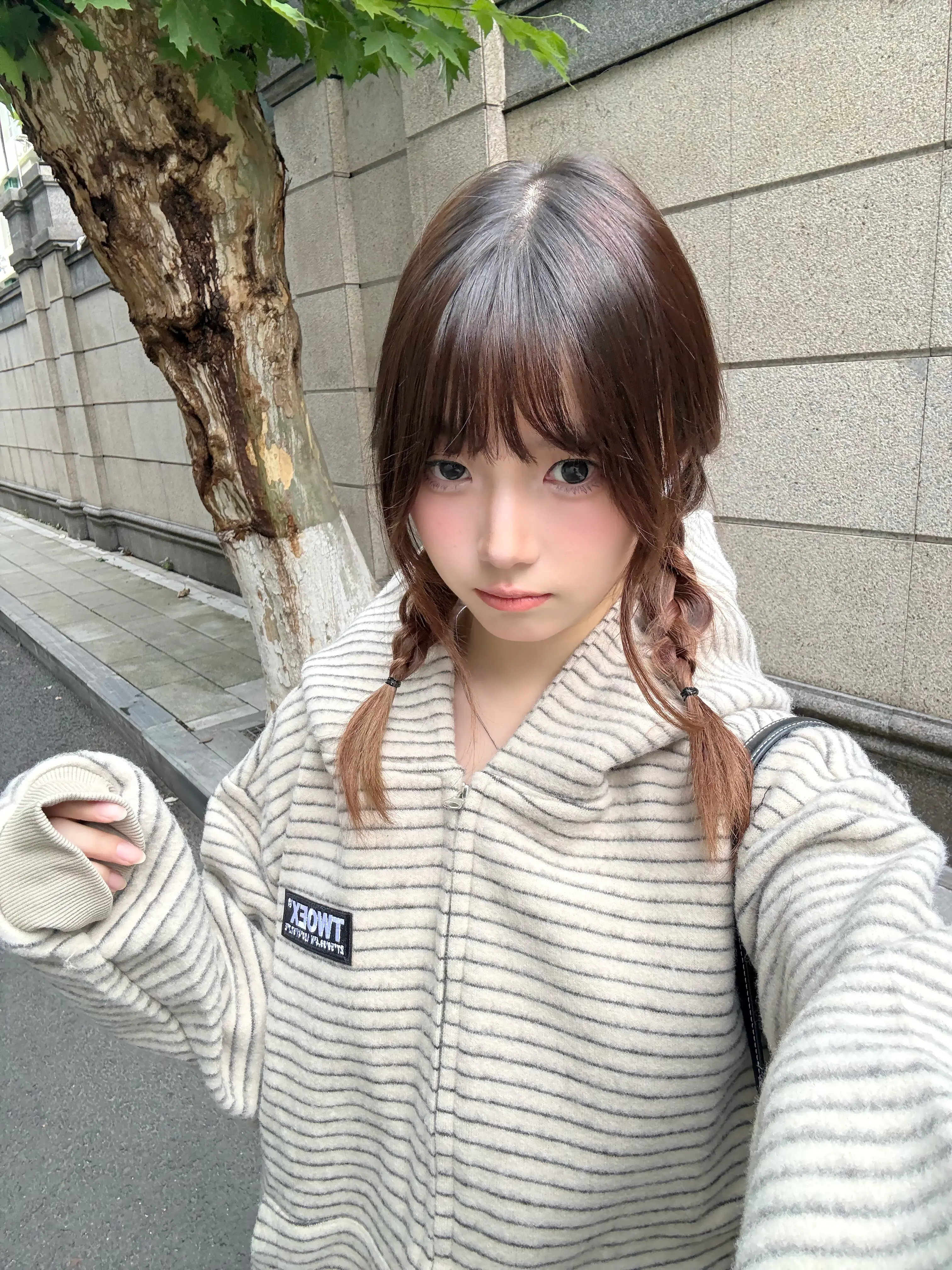这件条纹连帽绒感外套太舒服啦~
