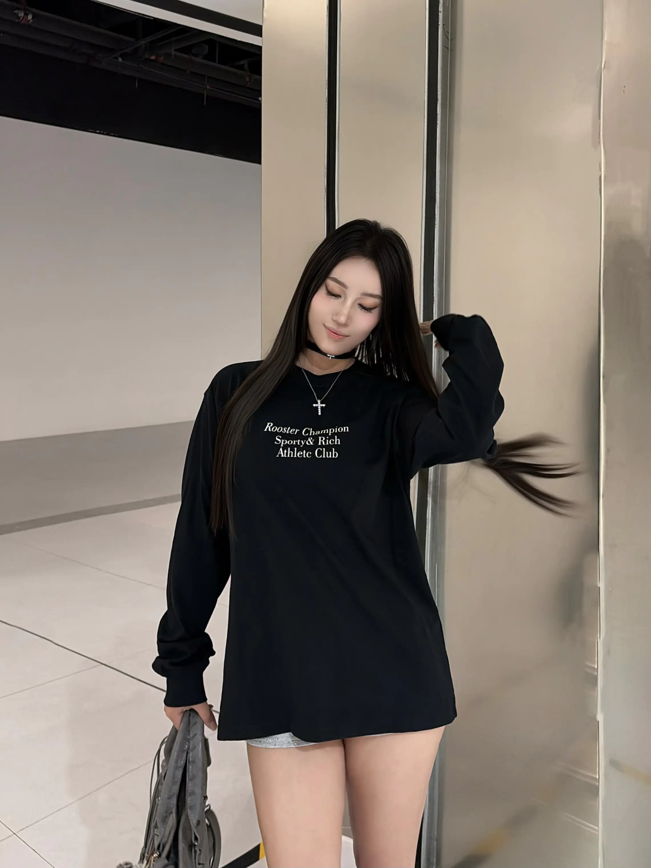 酷girl时髦出街|黑色字母T松弛感拉满🎚️