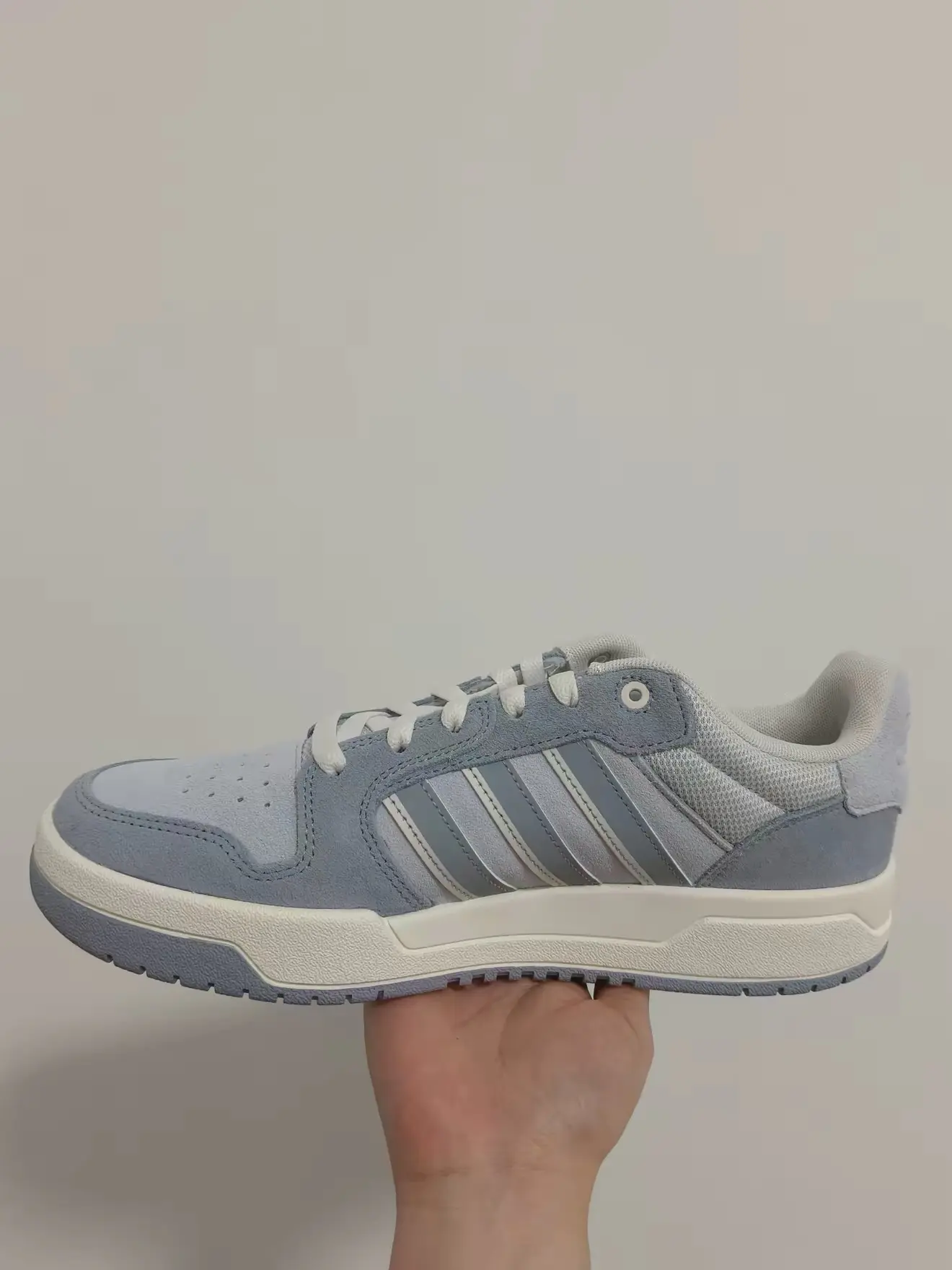 ⚠️一两百的阿迪翻毛皮板鞋,买前先看这几个毛病💸