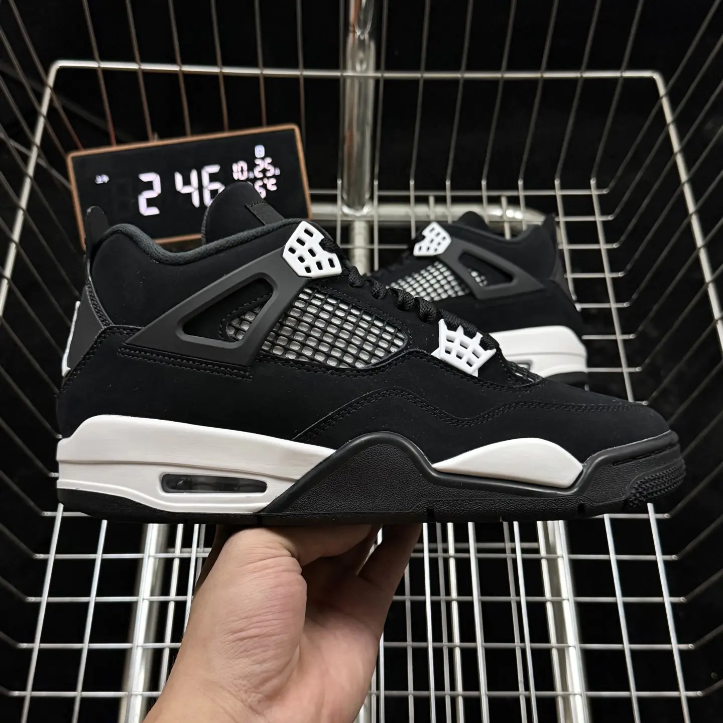 🖤🤍经典白雷回归!这双AJ4上脚太帅了👟