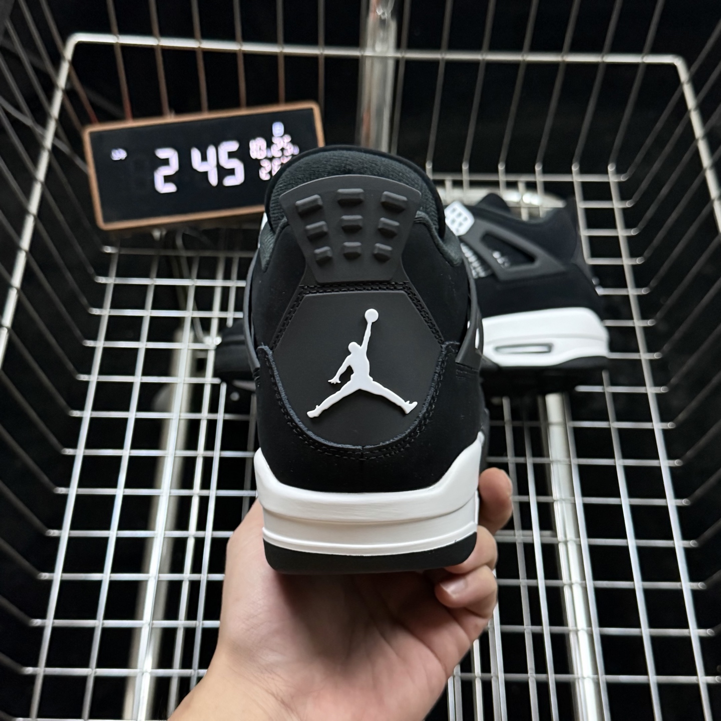 🖤🤍经典白雷回归!这双AJ4上脚太帅了👟
