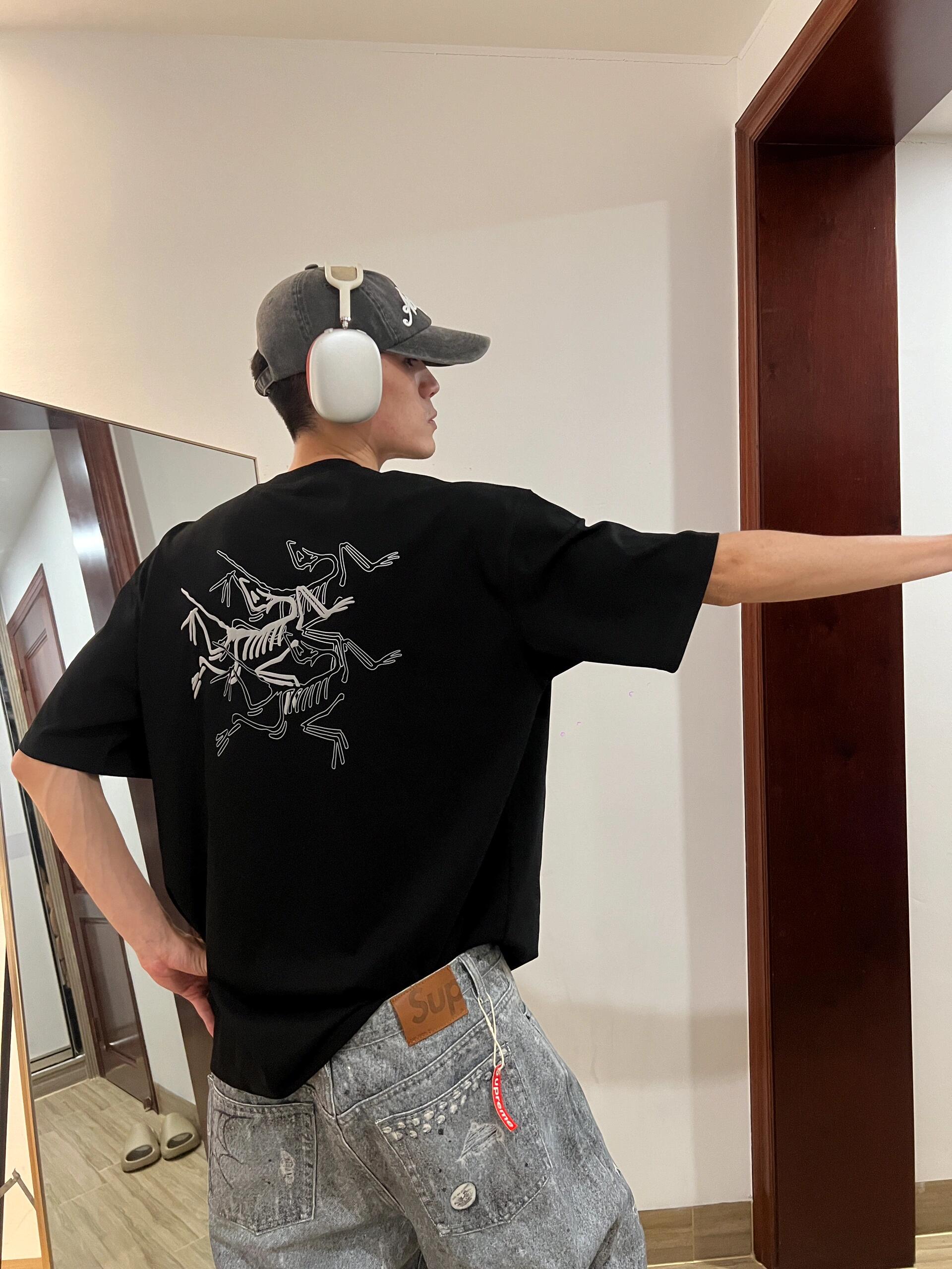黑色骨架线条短袖✨