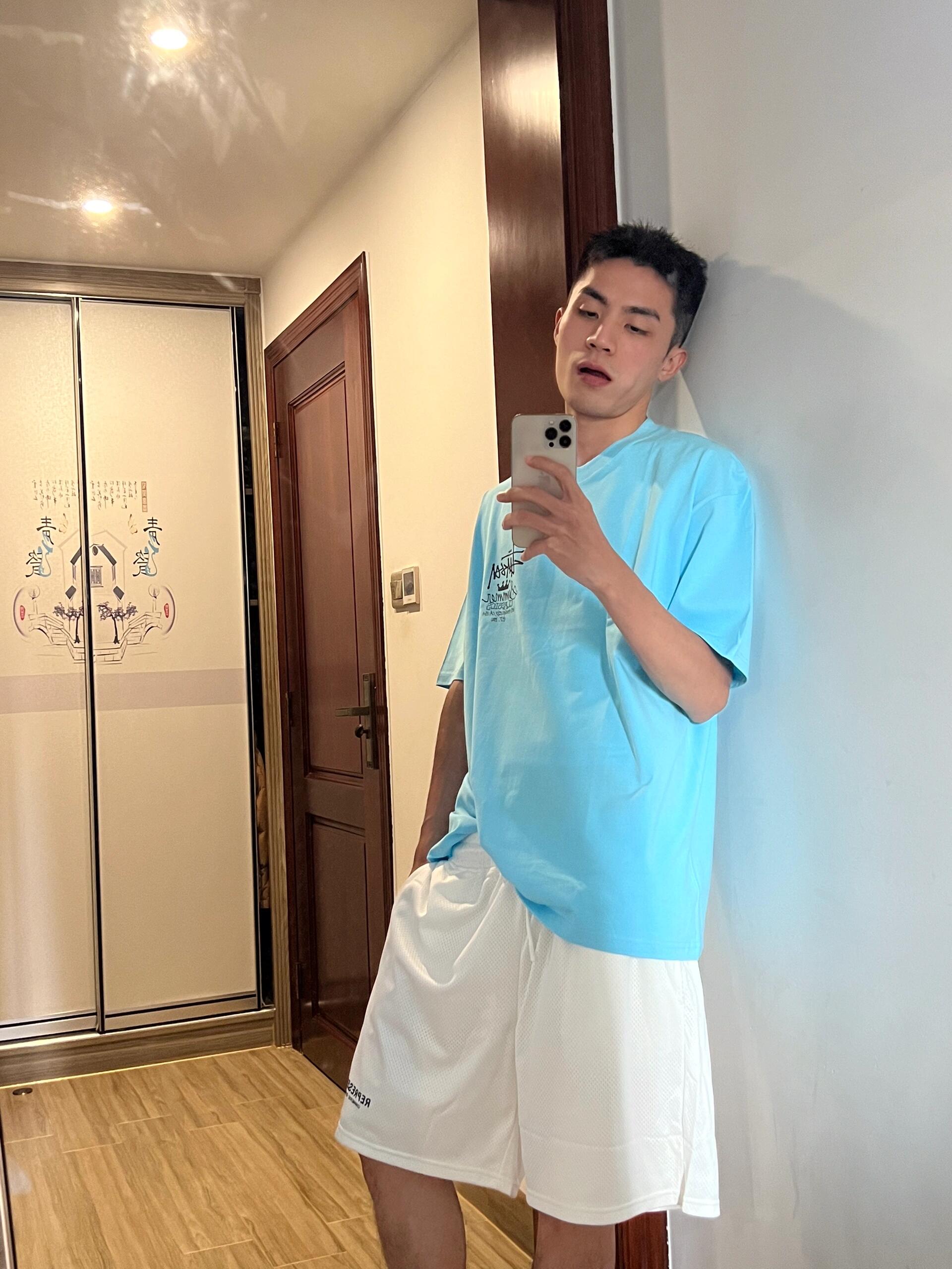 湖蓝色涂鸦皇冠短袖✨
