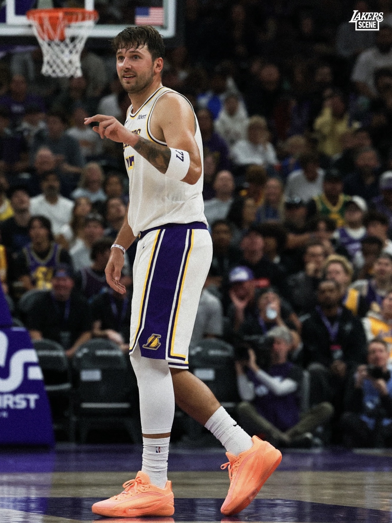 炽热橙!东契奇上脚Jordan LUKA 5橙色赛场实拍