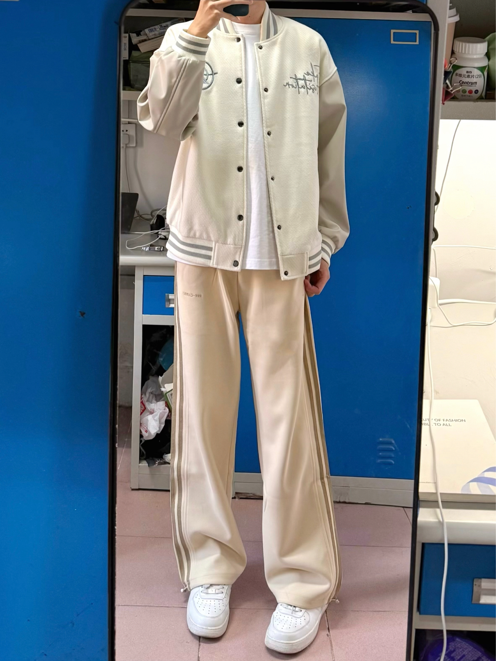 白T恤搭配棒球服绝了👌