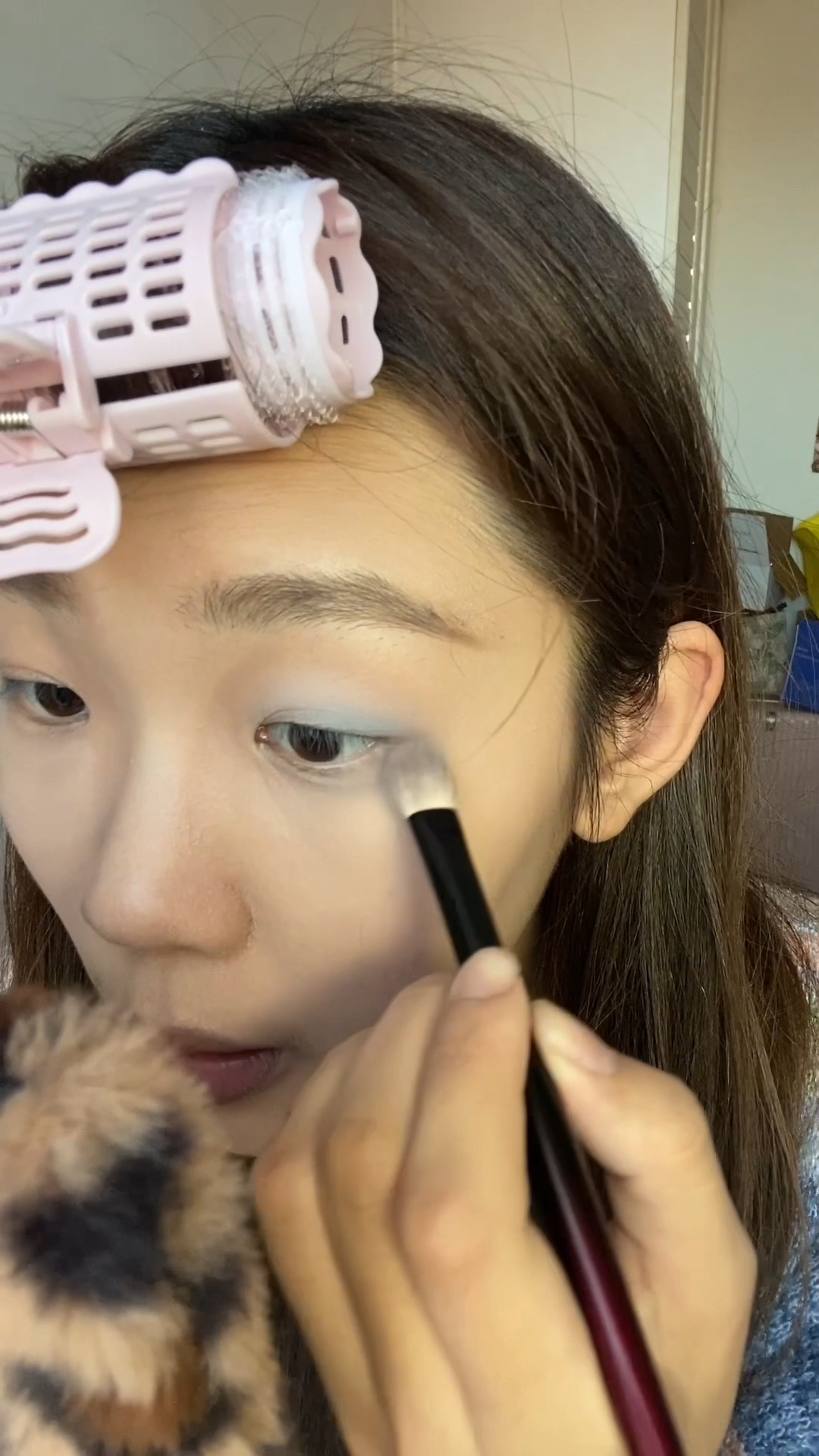 单眼皮女生挑战蓝色眼影