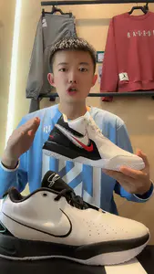 詹姆斯21-球鞋评分