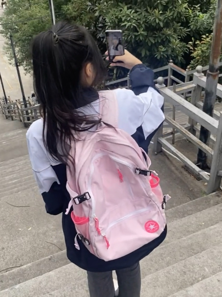 超适合女高中生的粉色书包！！！
