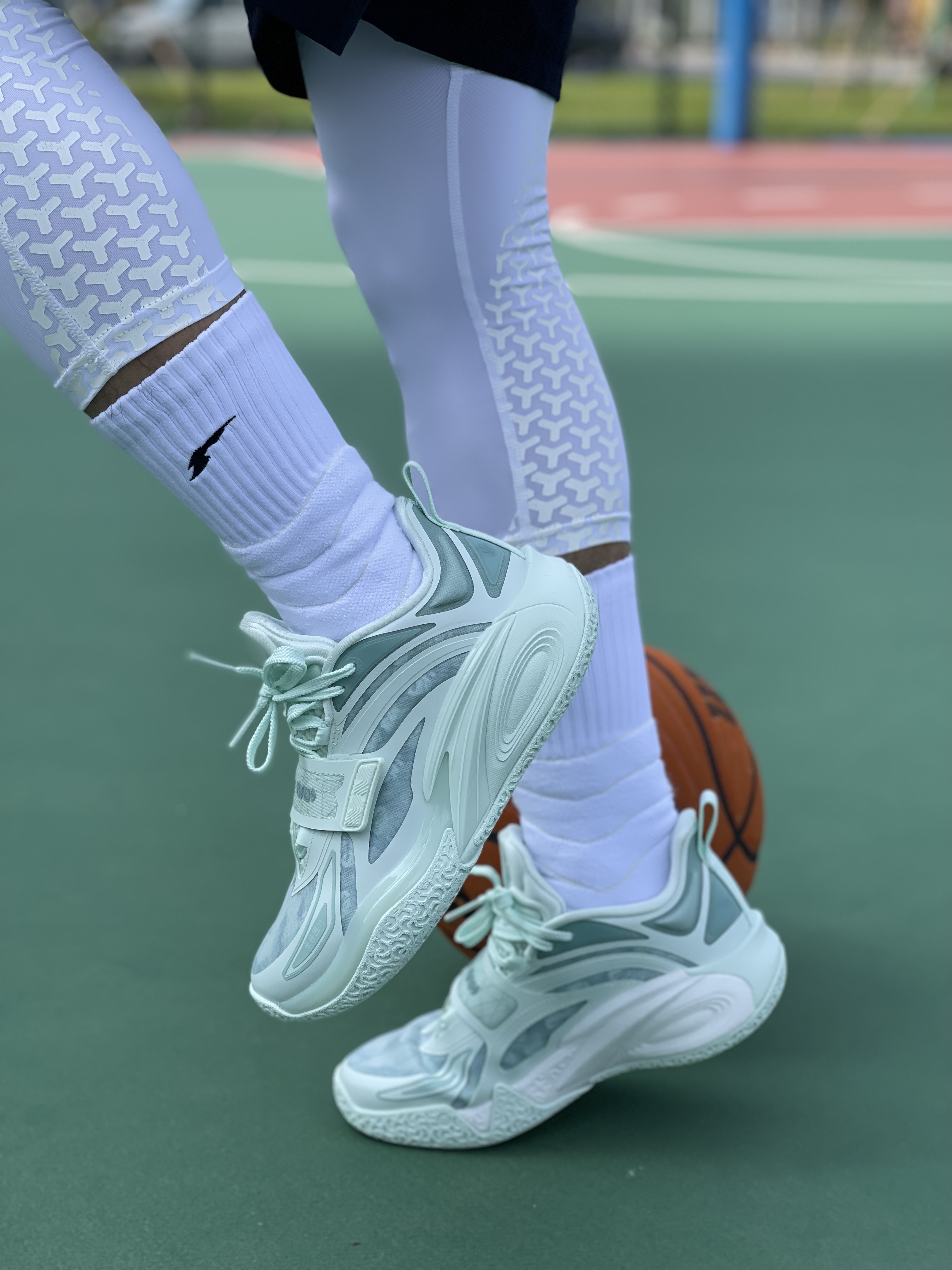 实战球鞋⭐这双！欧文看到都得说句“绝！”