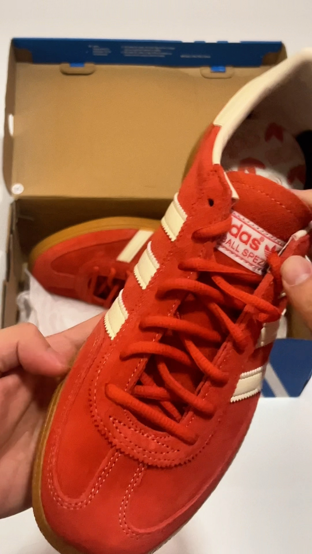 沉浸式开箱｜Adidas 橙红色 T头鞋