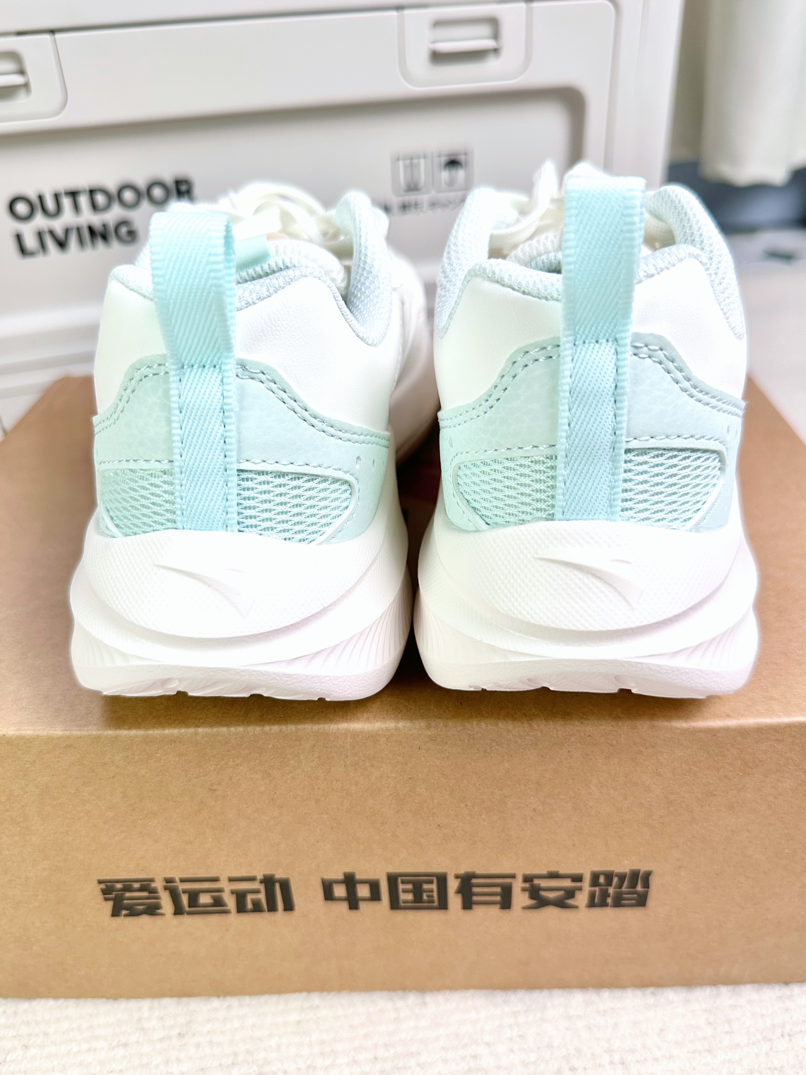 🍦这双香草冰激淋配色的跑鞋,能从夏天一直跑到秋天呀!
