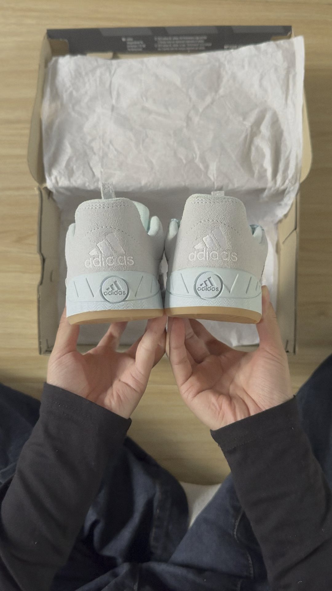 谁能拒绝一双冰蓝鲨鱼面包鞋呢‼️