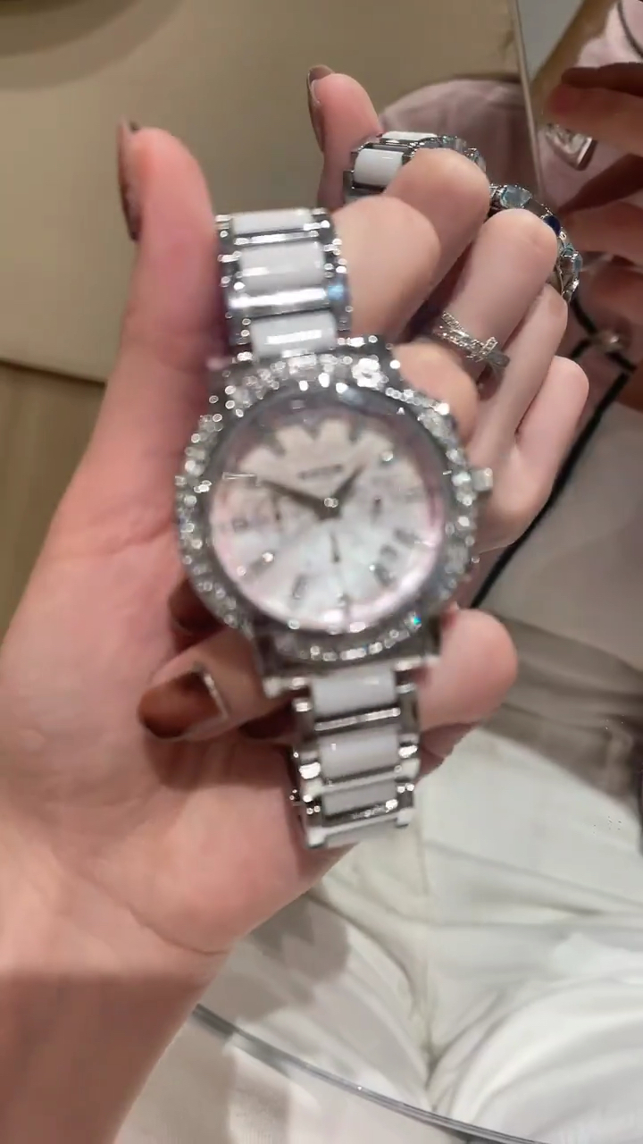 21 岁✨丨怎么看都喜欢不过时 blingbling 腮红手表