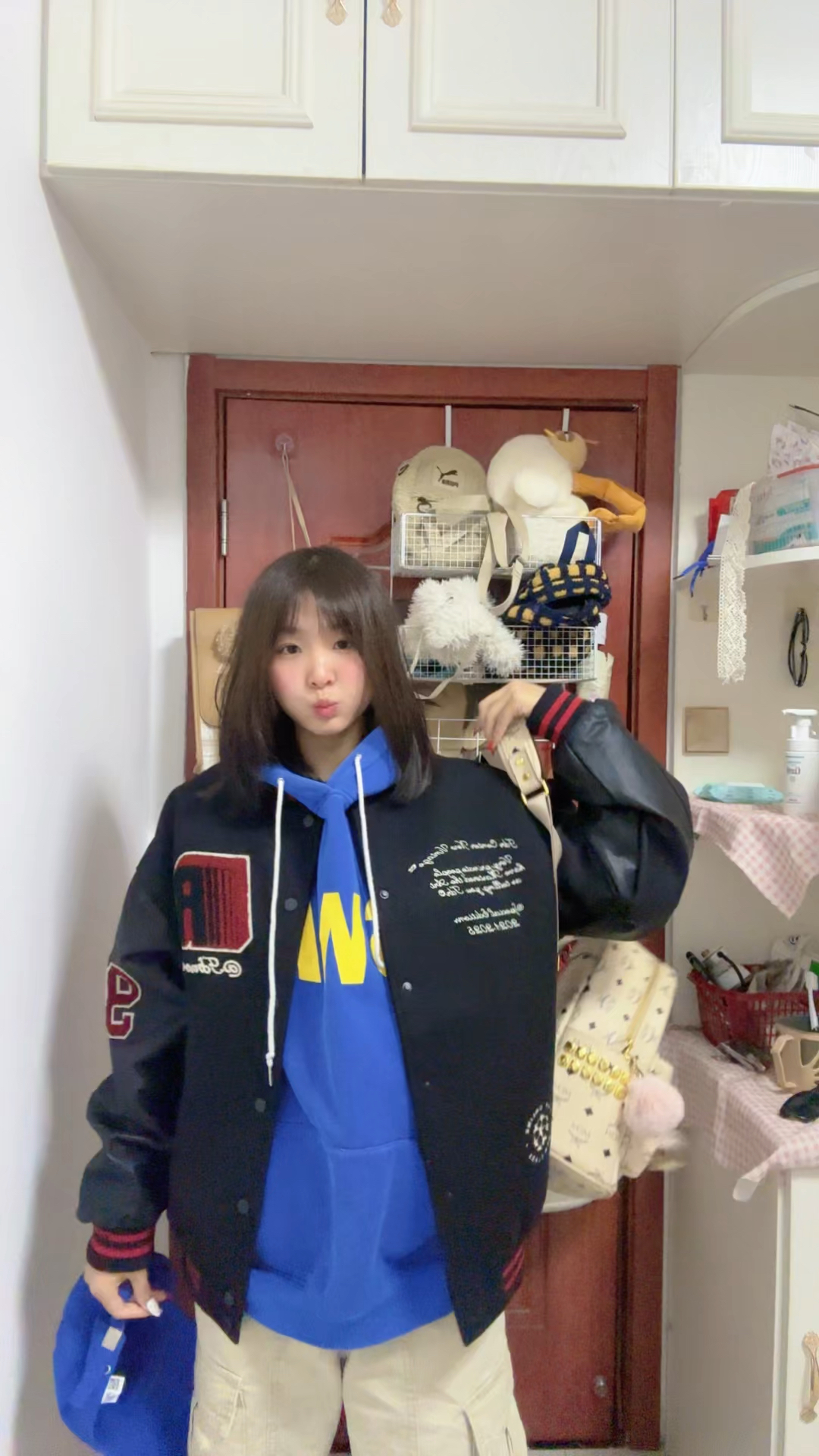 红黑配色棒球服好帅哦