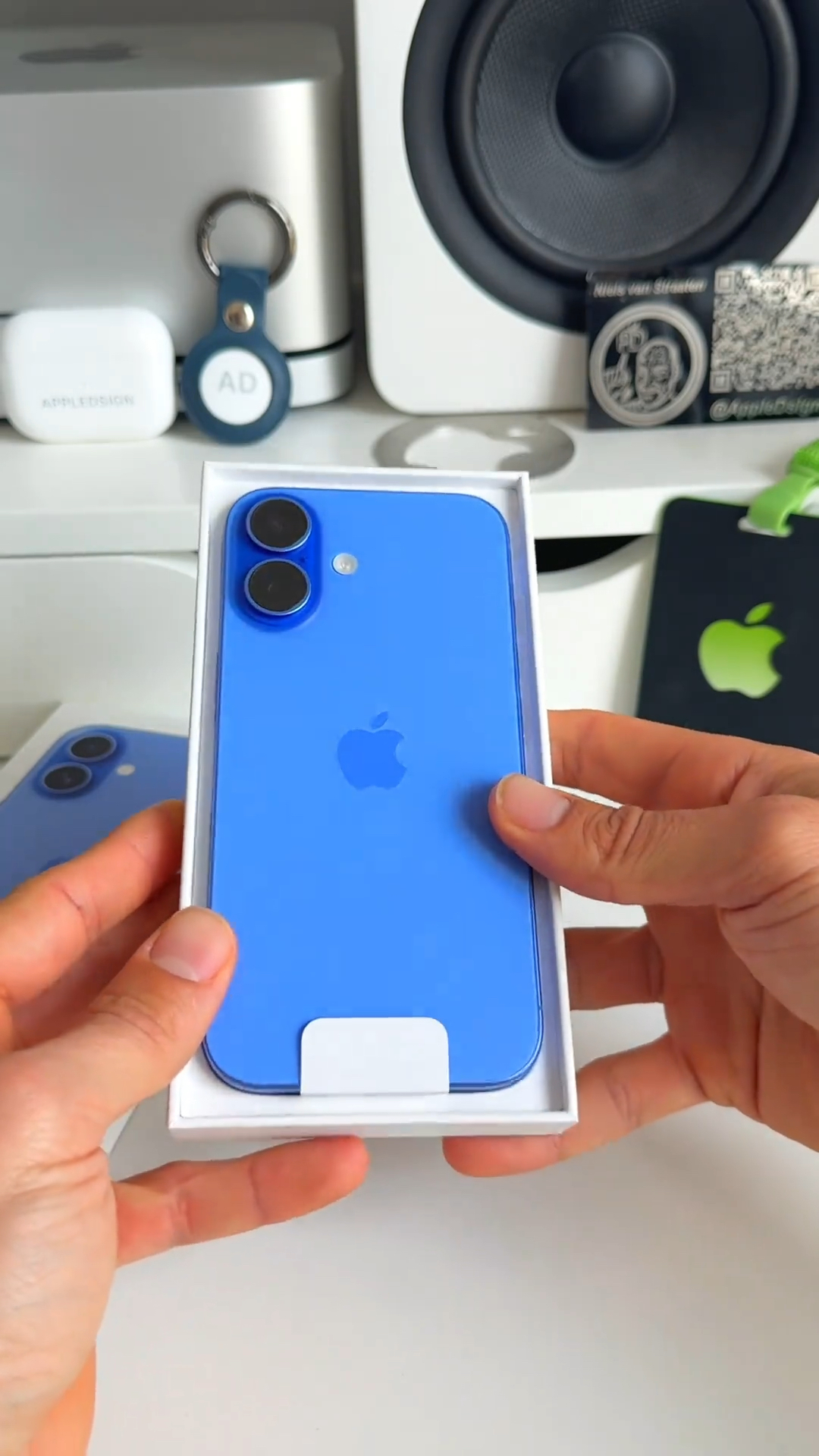 一眼万年!iPhone 16 Plus 群青色美疯