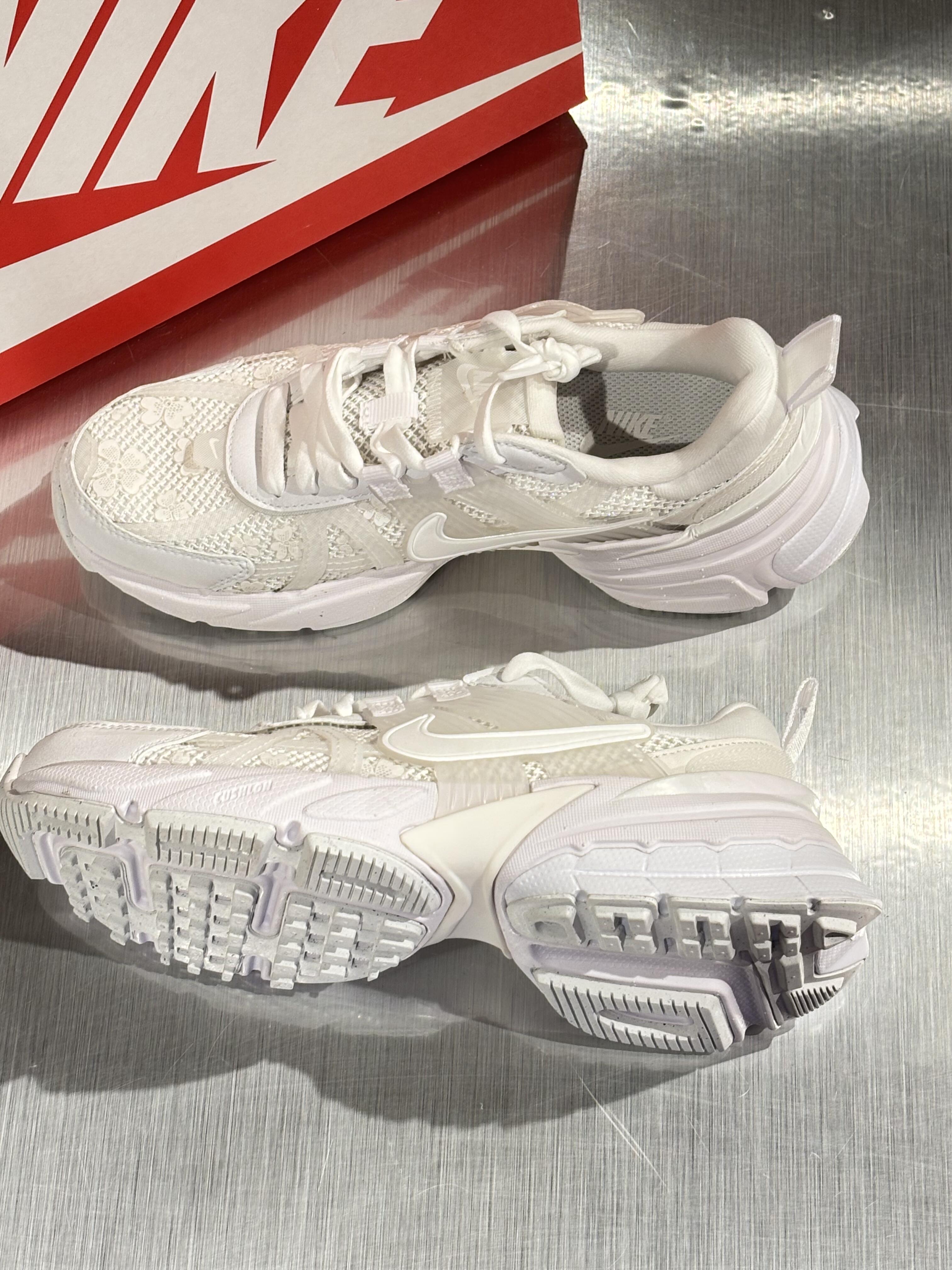 这双Nike V2K Run白色真的长在审美点上了🤍！