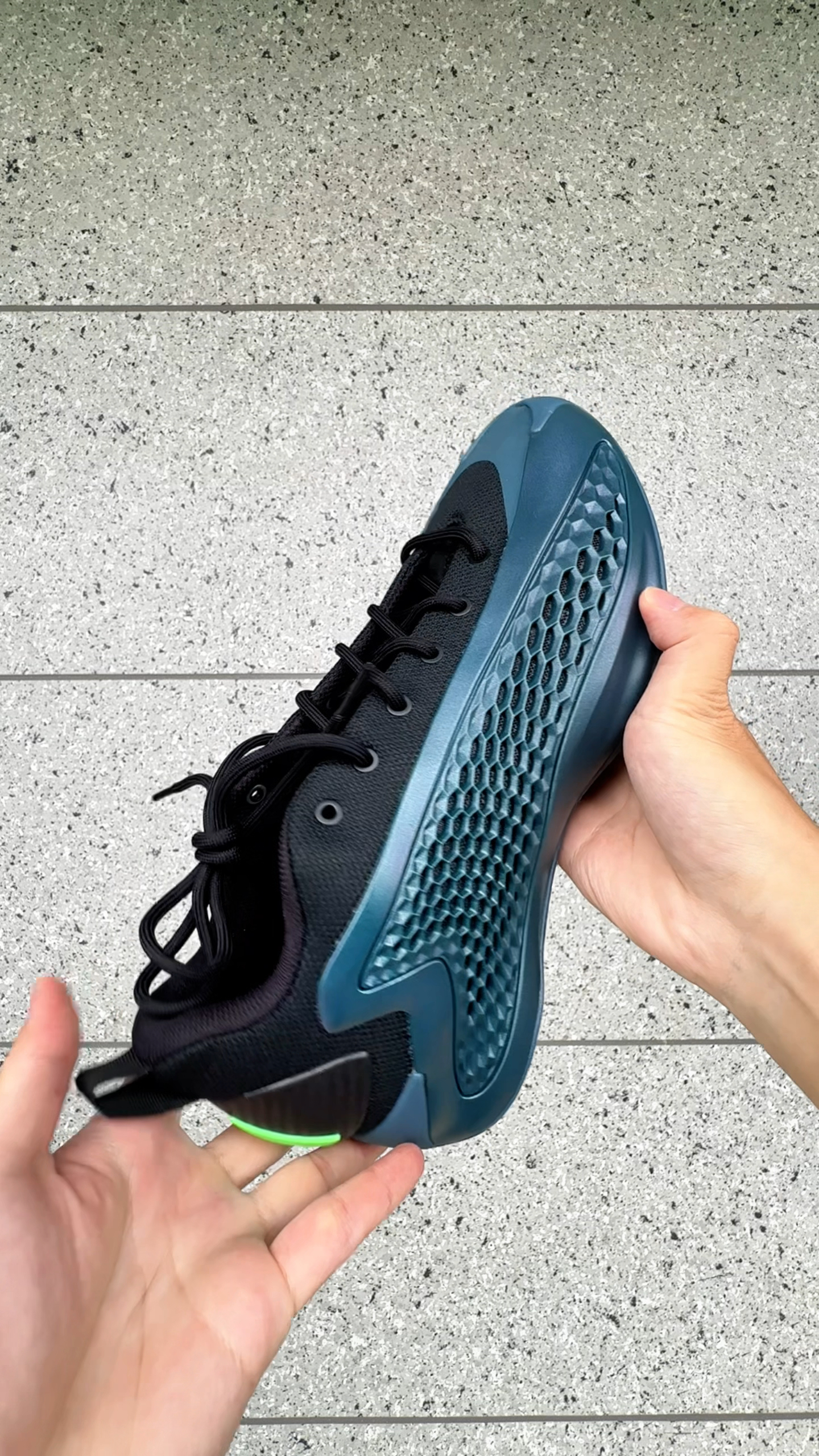 .「低帮神鞋炸场！adidas AE1凭实力稳坐球场口粮鞋C位」