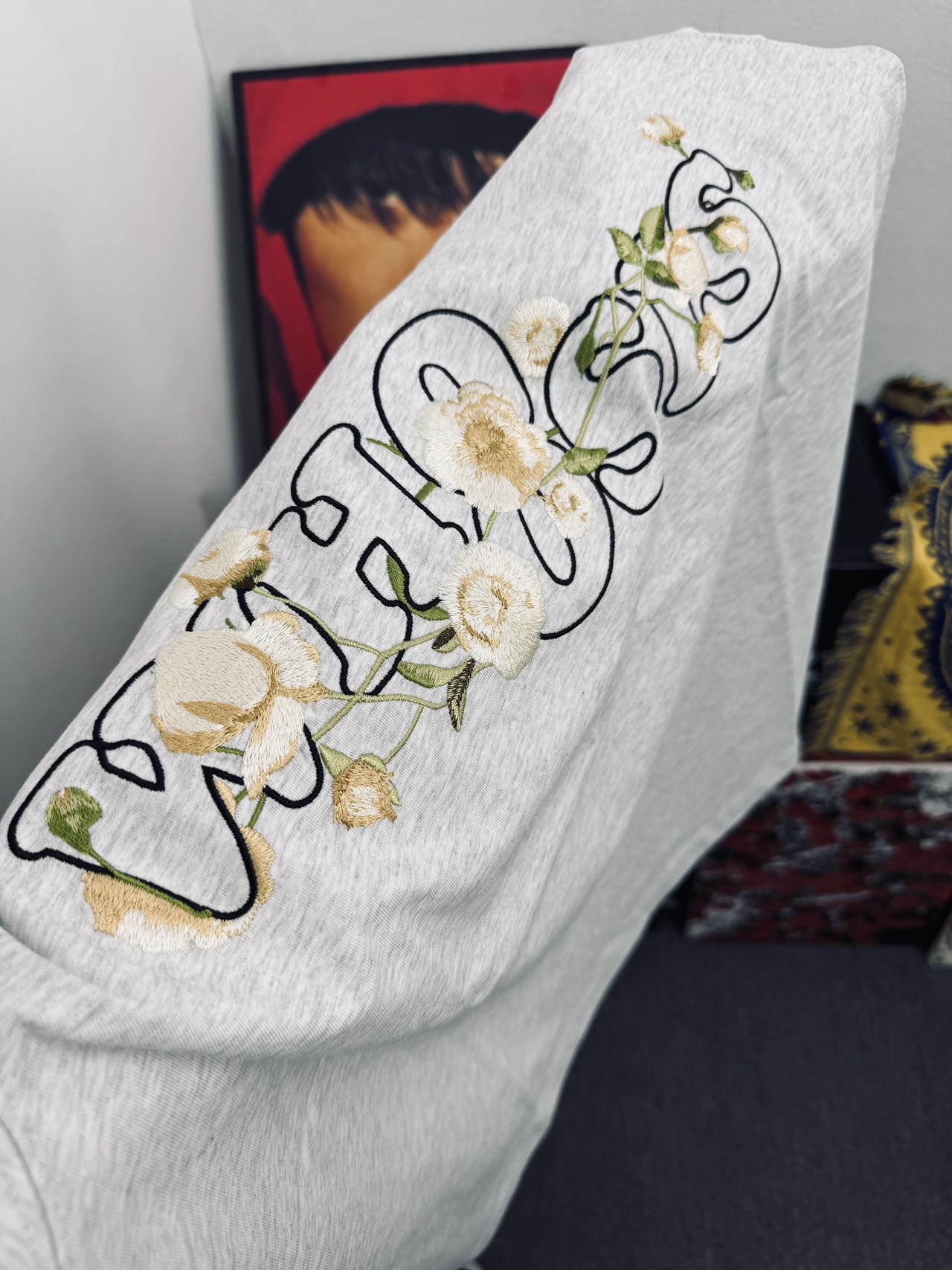 刺绣短袖才是夏季的答案