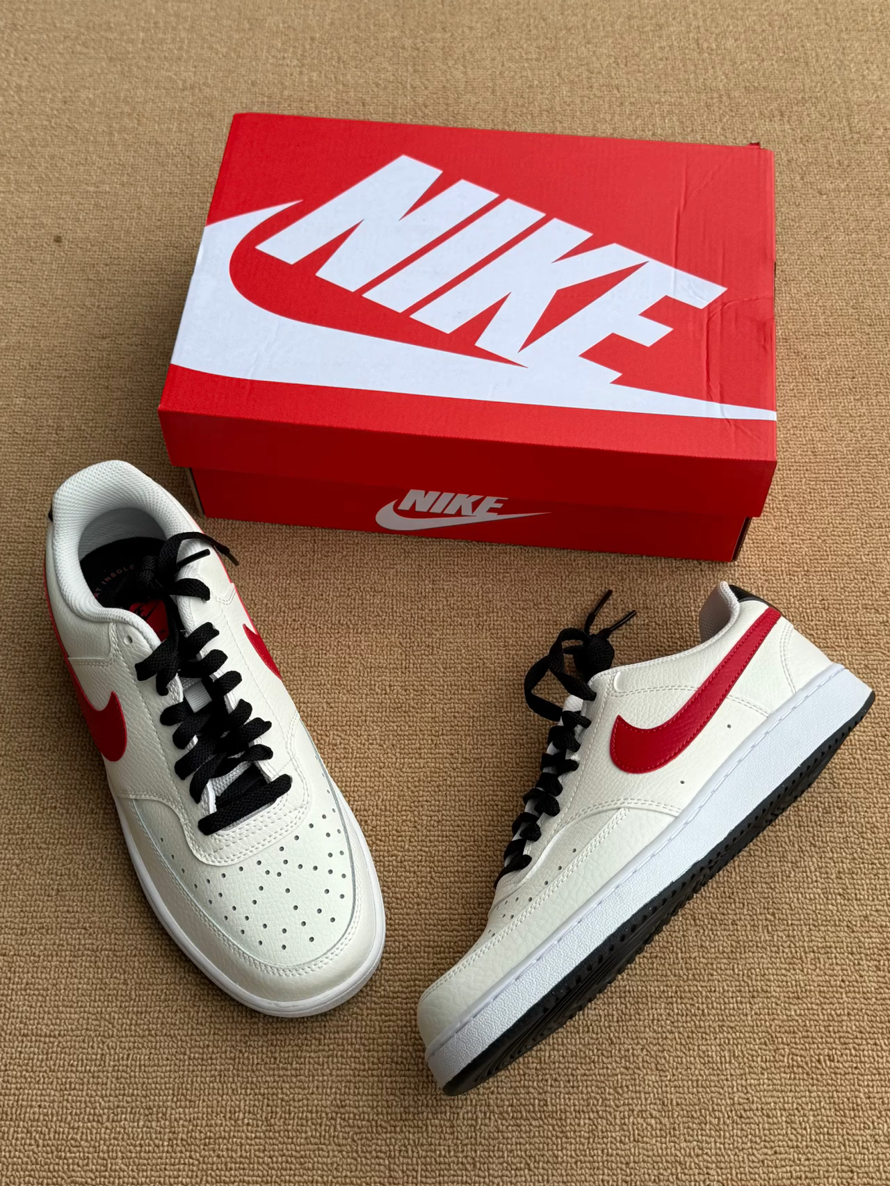 NIke这一抹复古红好戳我~