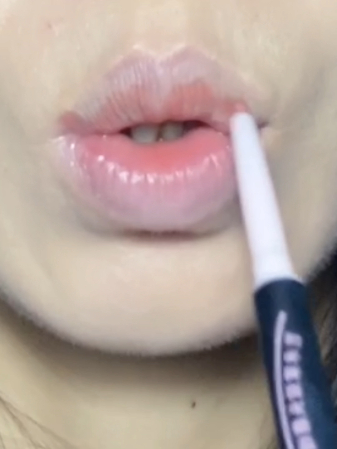 学着博主画的唇妆～你们看成功了吗？？