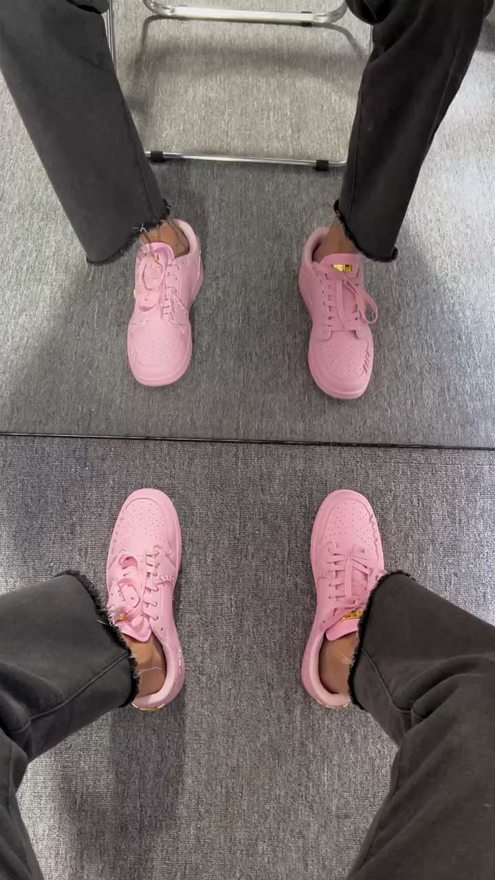 aj1粉色球鞋