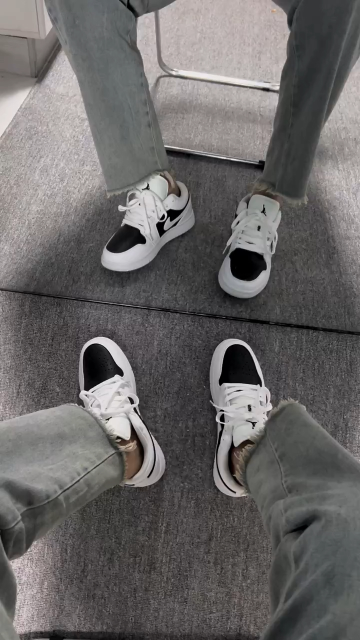 aj1🐼