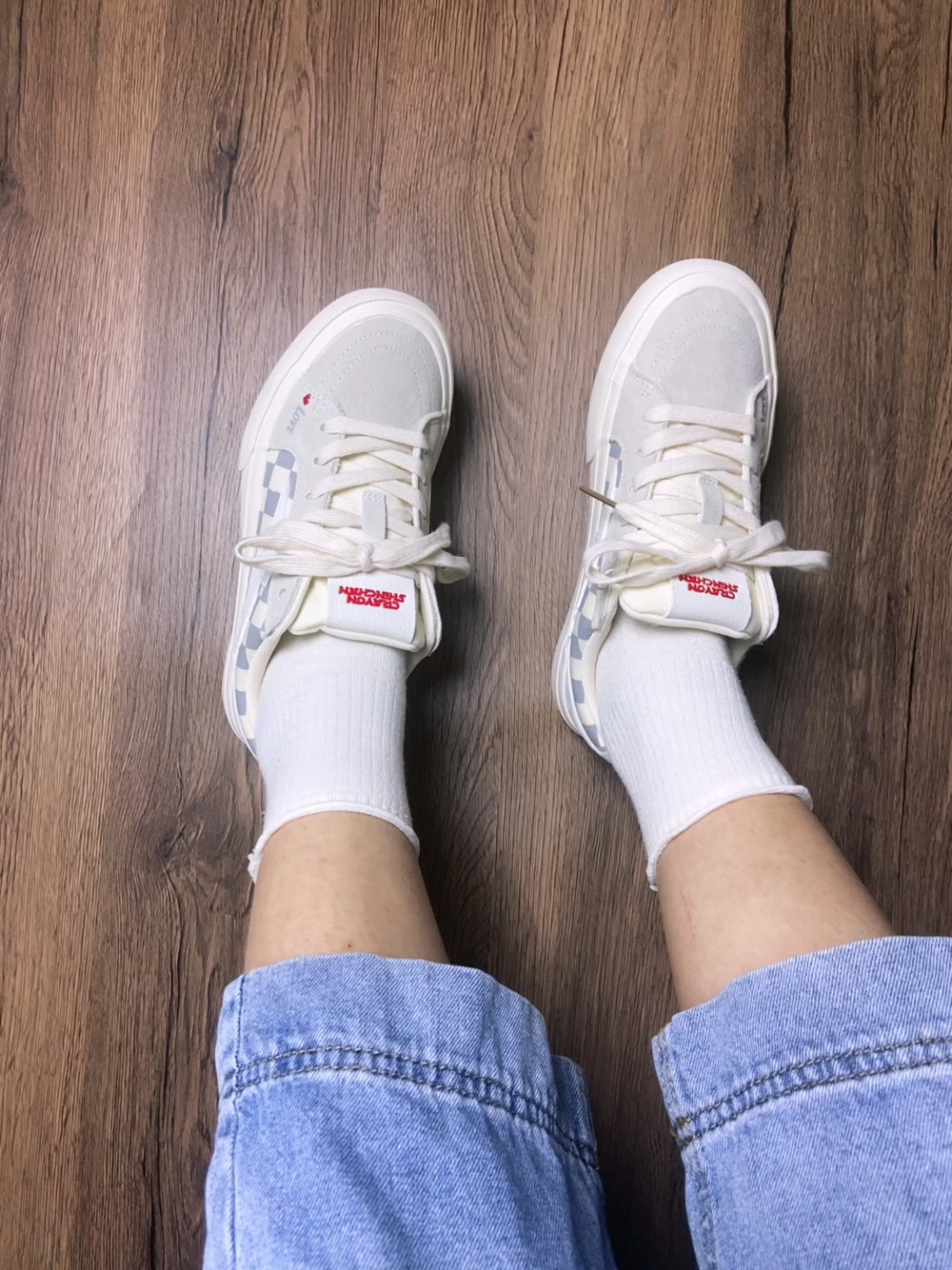 宝子们来看👀❗ | 闪电⚡jia格子板鞋👟不愧是我熬夜选的蜡笔小新❗