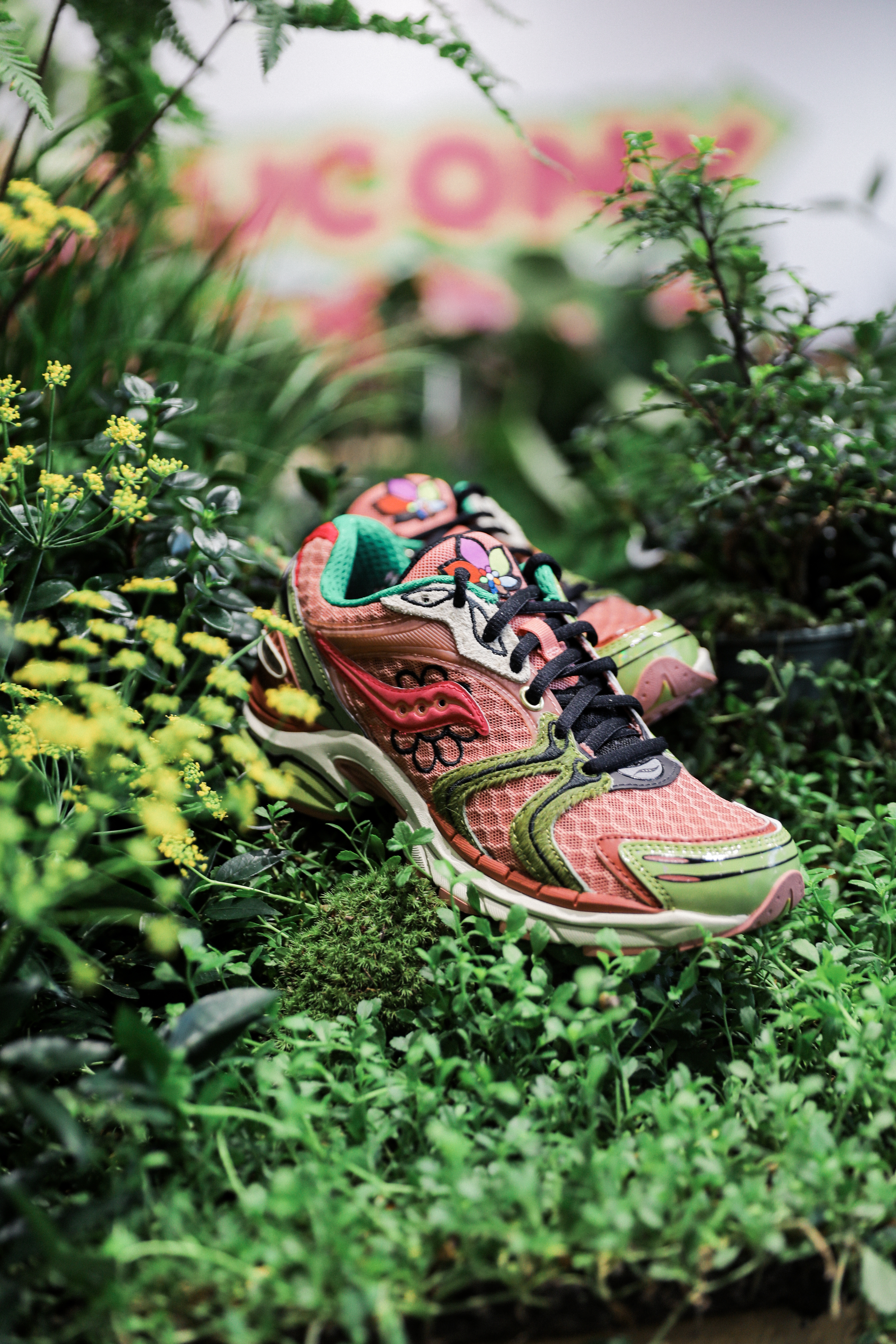 复古遇上艺术感,Jae Tips携手Saucony打造视觉系跑鞋