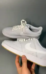 解锁温柔松弛感|Nike Court Vision Low 女款灰色复古板鞋 轻便百搭