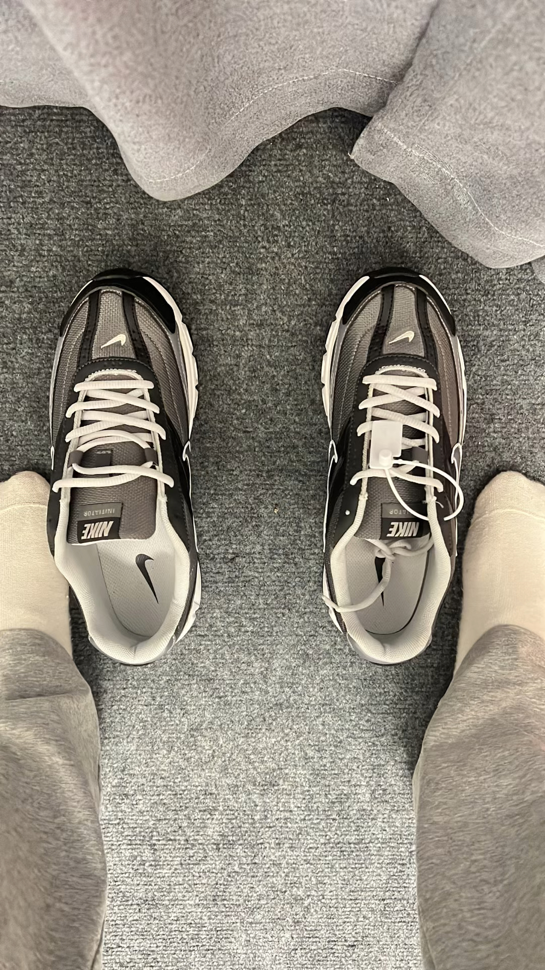 经典NIKE黑灰跑鞋～穿着体验！