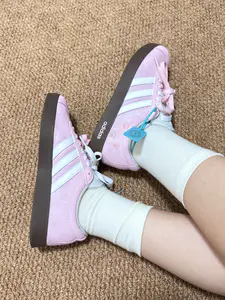 谁懂!这双adidas樱粉猫爪板鞋上脚太温柔啦~