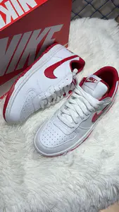 球鞋控狂喜!这双红白Dunk太戳心了