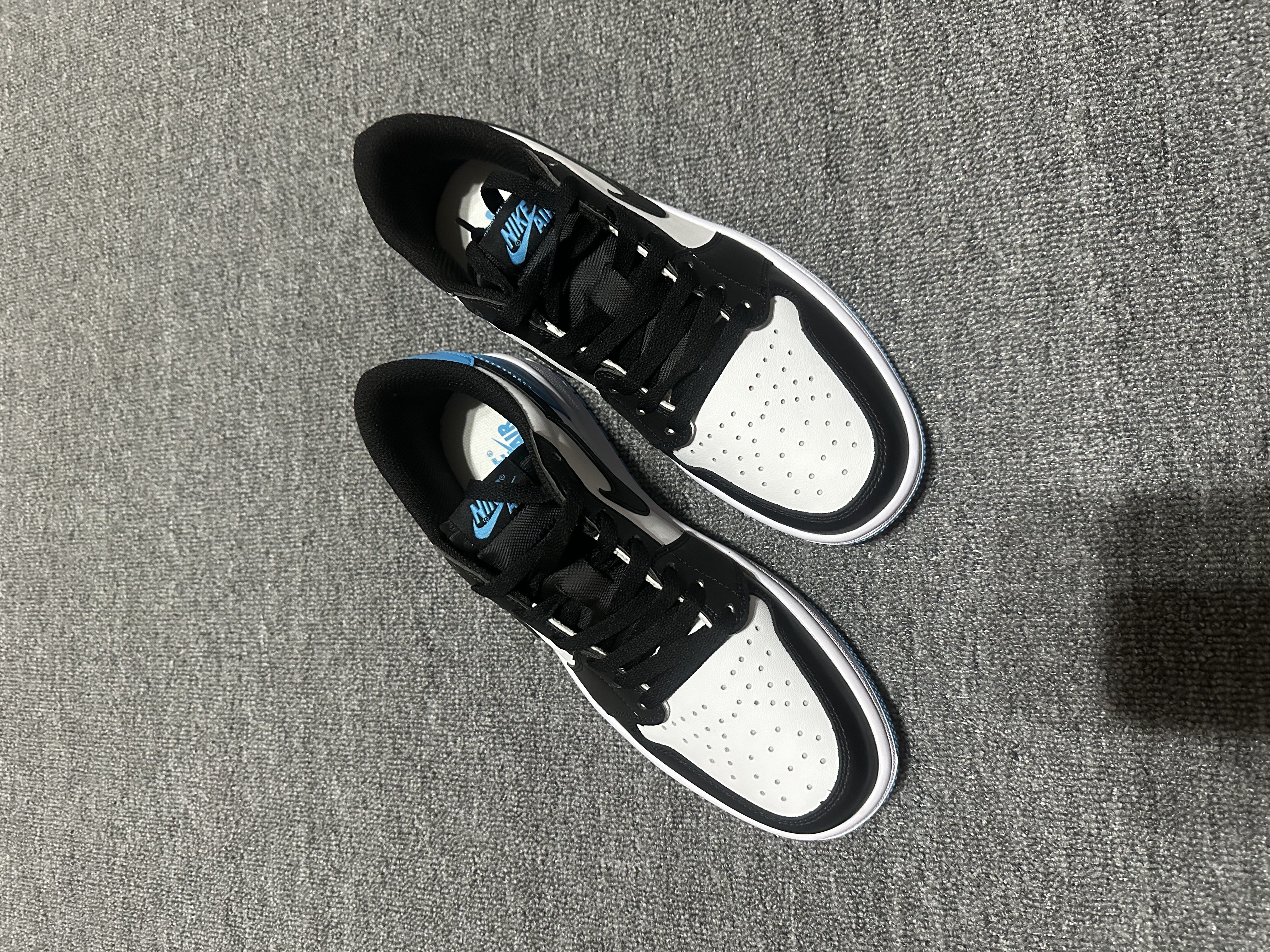 AJ1 Low OG黑白蓝，有没有倒勾2