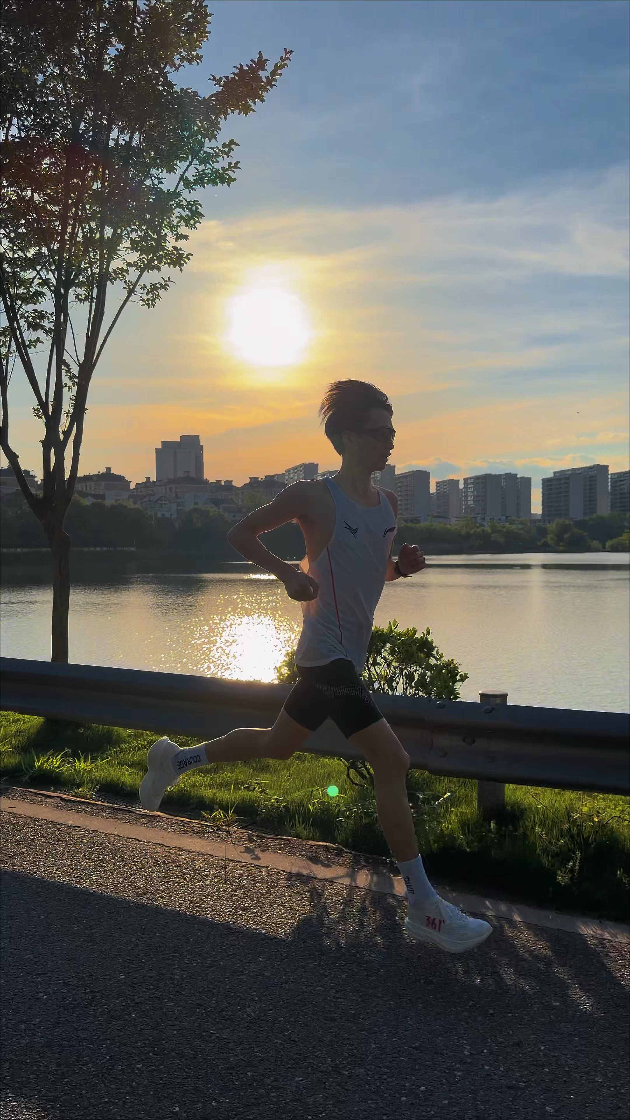 栗蜂sl新配色上脚|跑步 跑姿