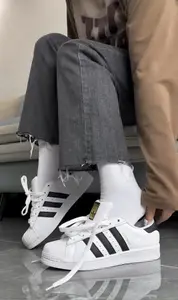 🔥 鞋柜焊死款!adidas 贝壳头真的百搭到离谱