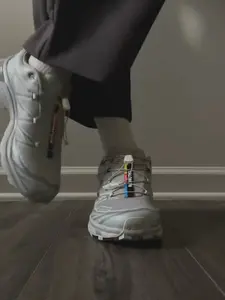 山系机能灰Salomon XT-6!城市户外双适配通勤神鞋
我心中的狼灰萨洛蒙XT-6幽灵灰