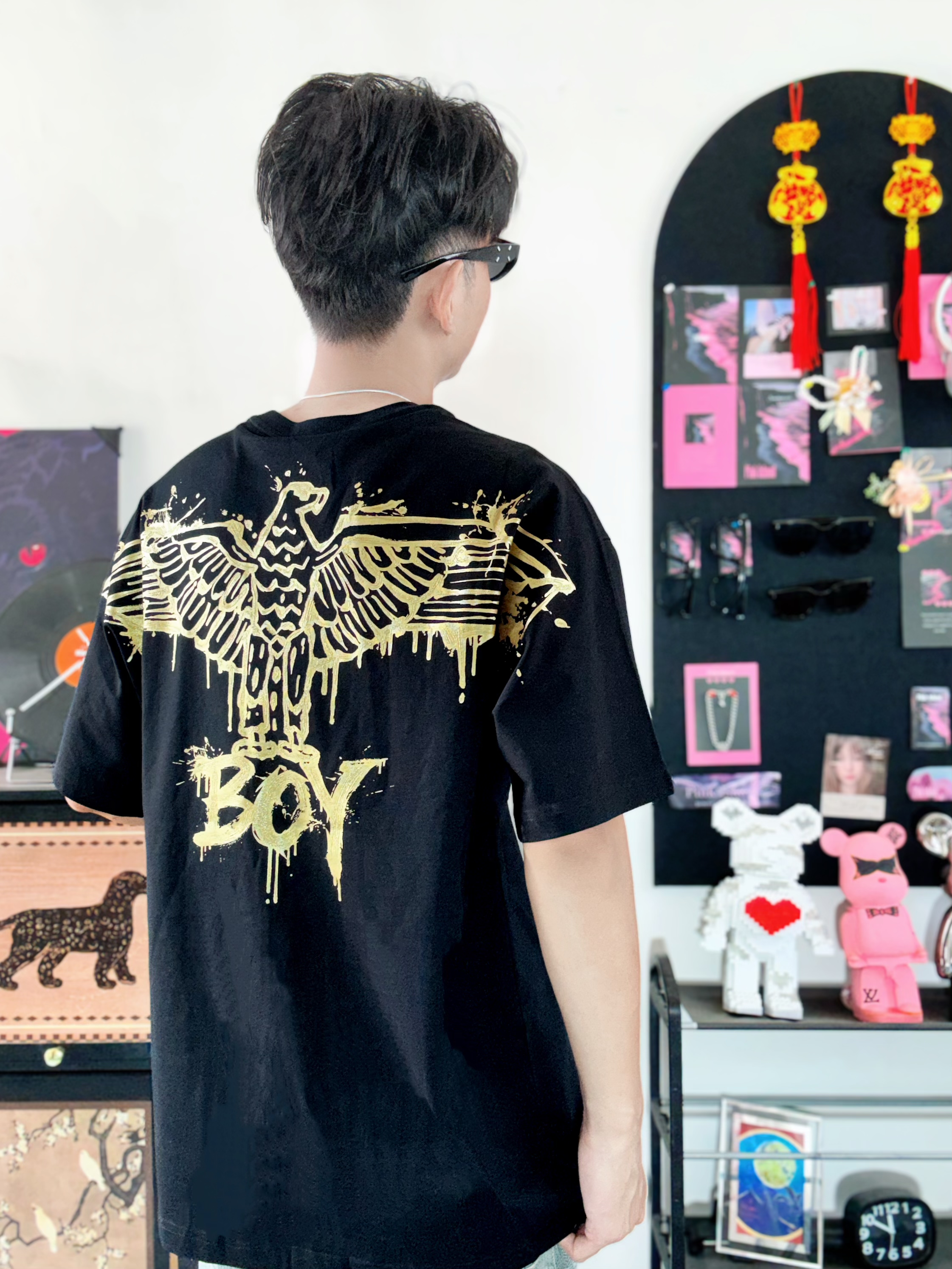 这件黑金BOY短袖，转身直接帅出圈