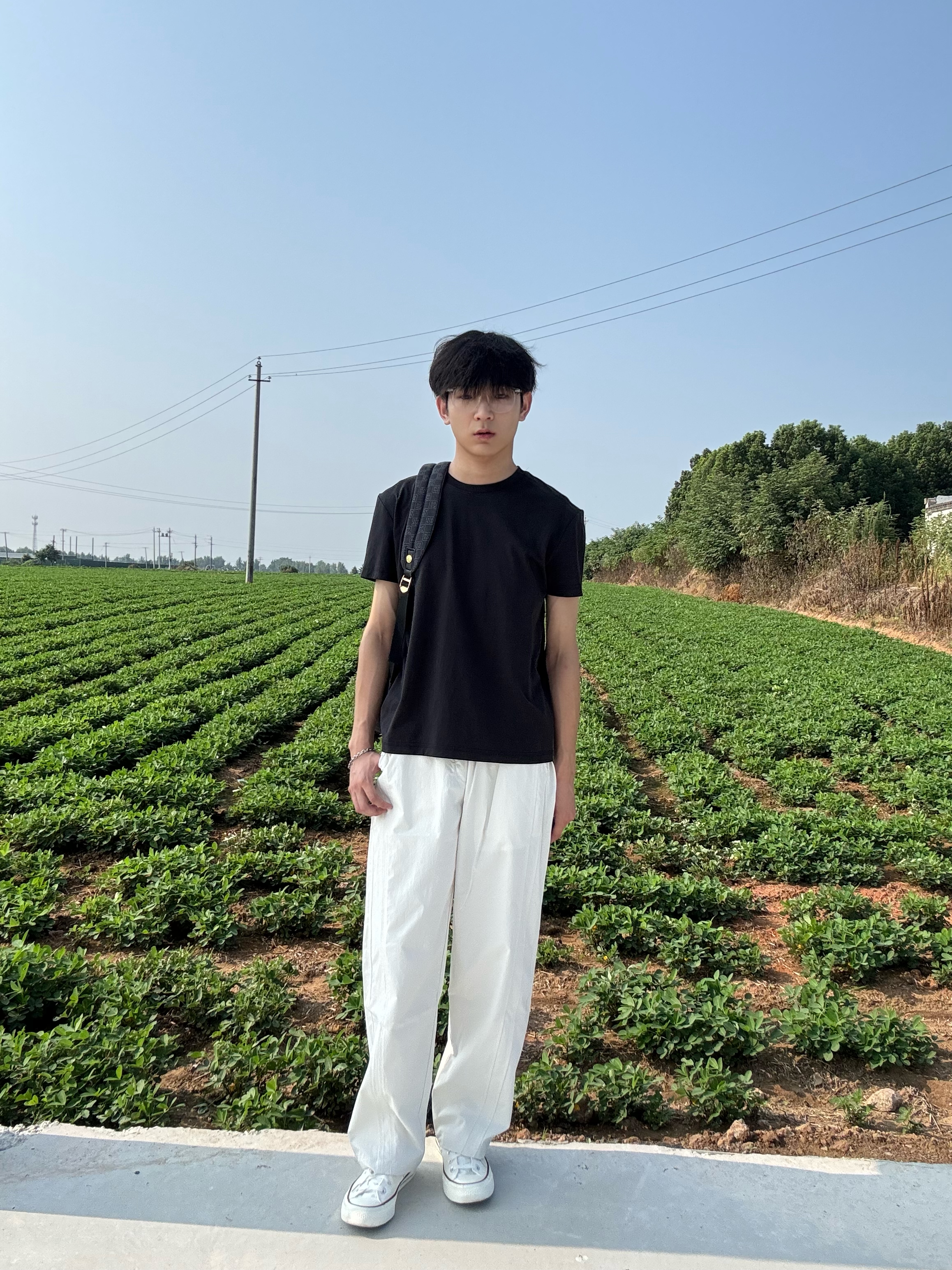 简约干净的穿搭才吸引人