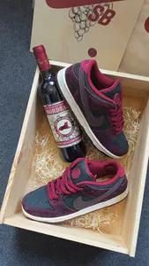 红酒微醺的感觉🍷这双联名Dunk值得你收藏吗❓