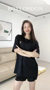 BOY辣妹就该这么穿 黑金炸街Tee