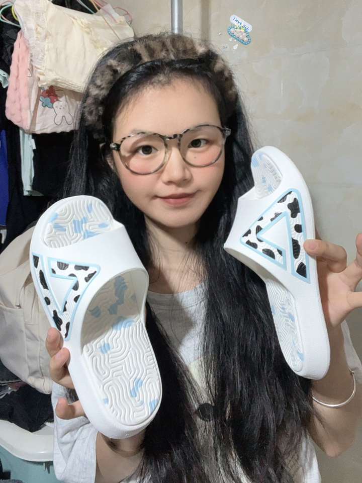 谁夏天还没一双舒服的拖鞋啊!匹克这双锦鲤猫拖鞋真的挖到宝了🐱