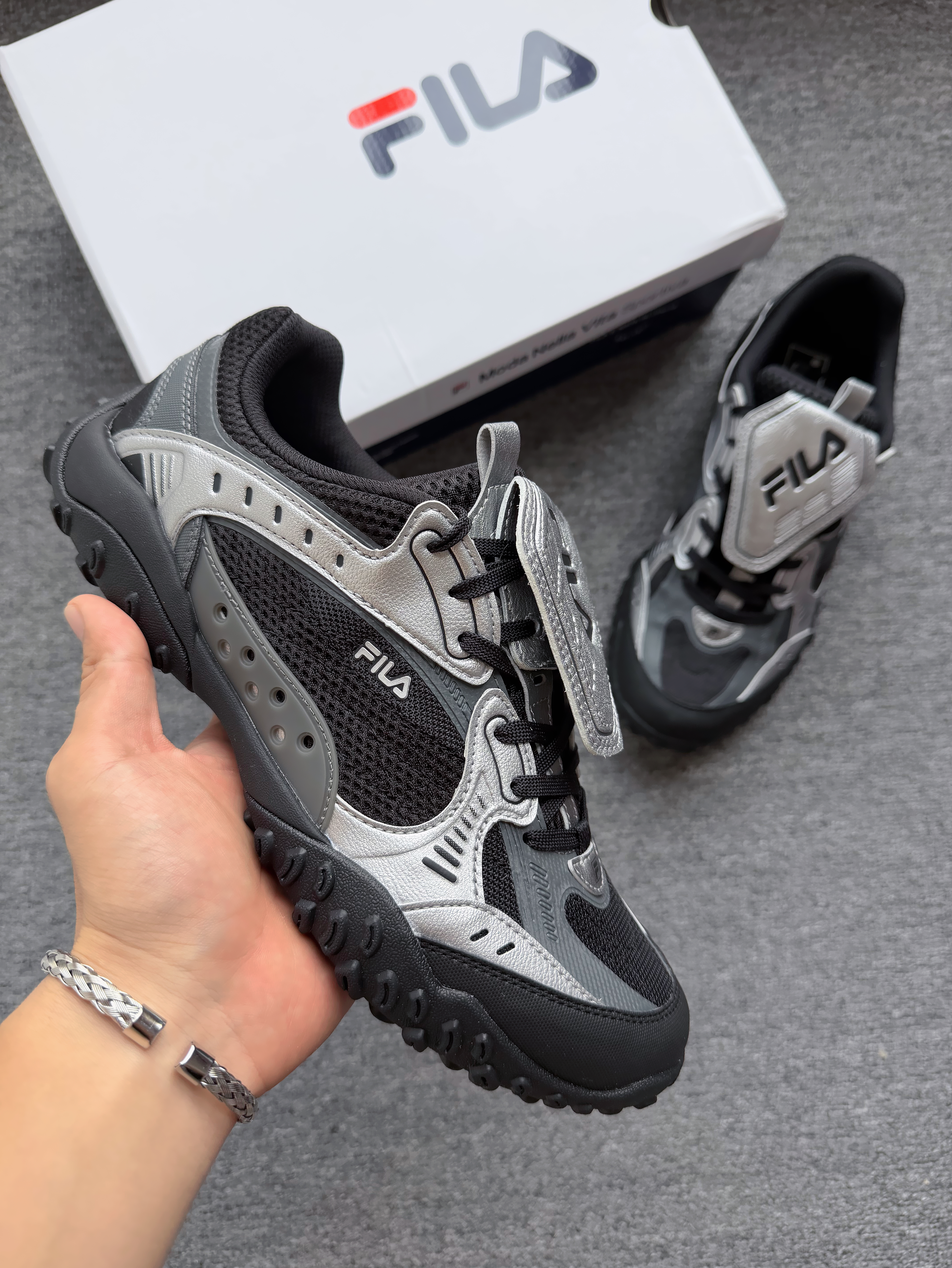 质感黑银色❗️秋天穿「FILA」机能感满满😎