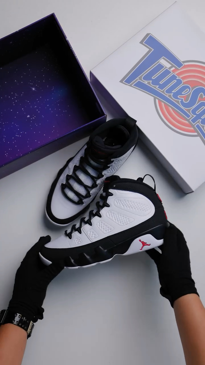 传奇正代AJ9🖤白黑红经典配色复古球鞋