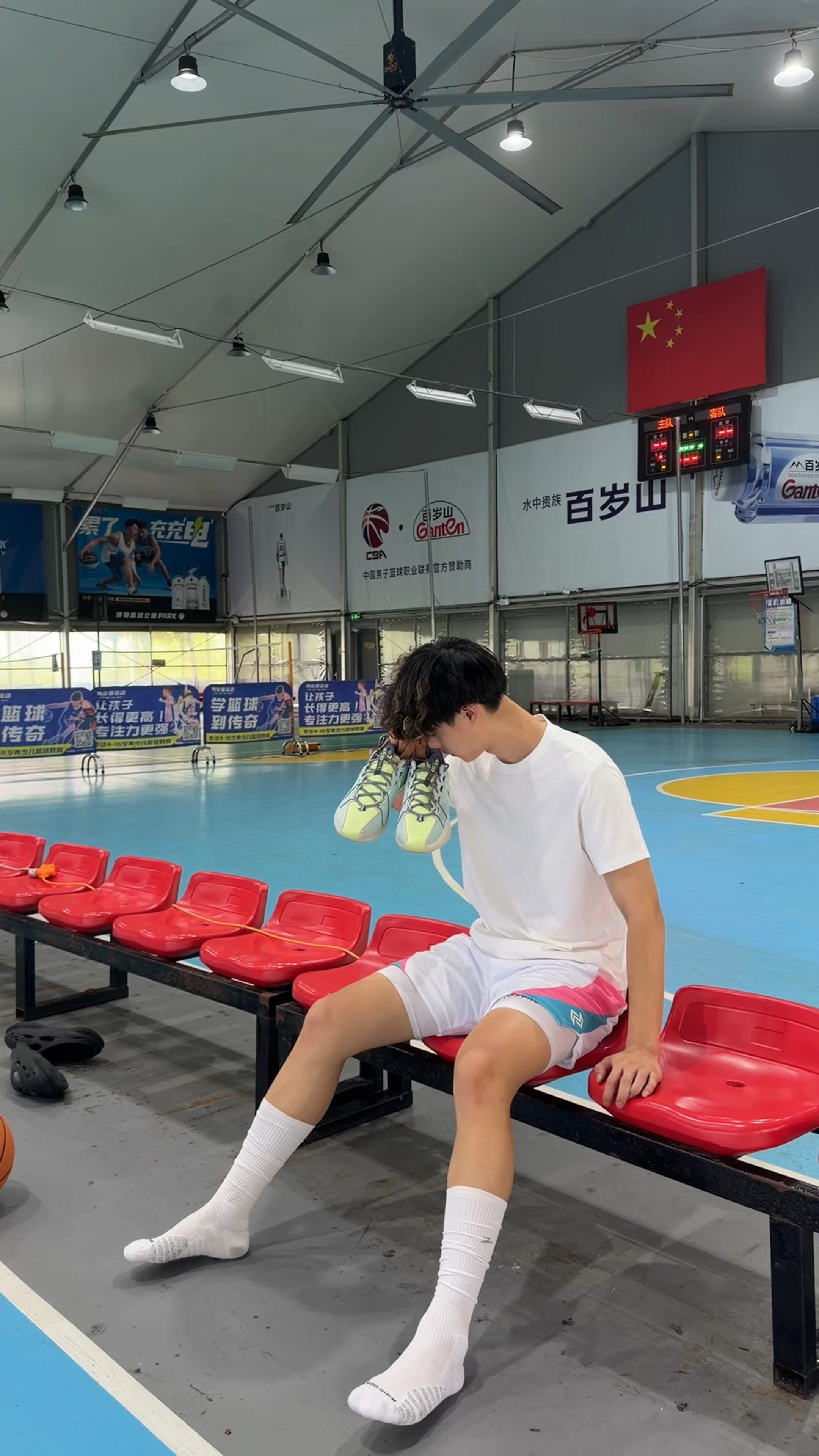 篮球男孩就应该这样穿清爽帅气不臃肿