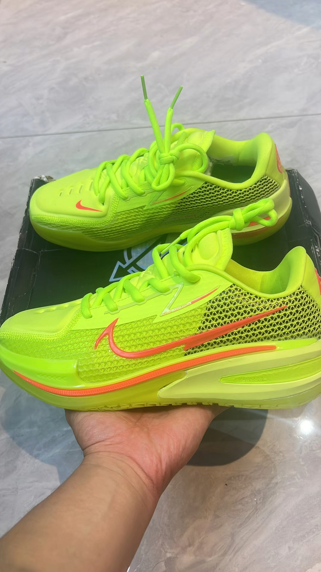 沉浸式开箱~经典NIKE GT1代荧光黄!
