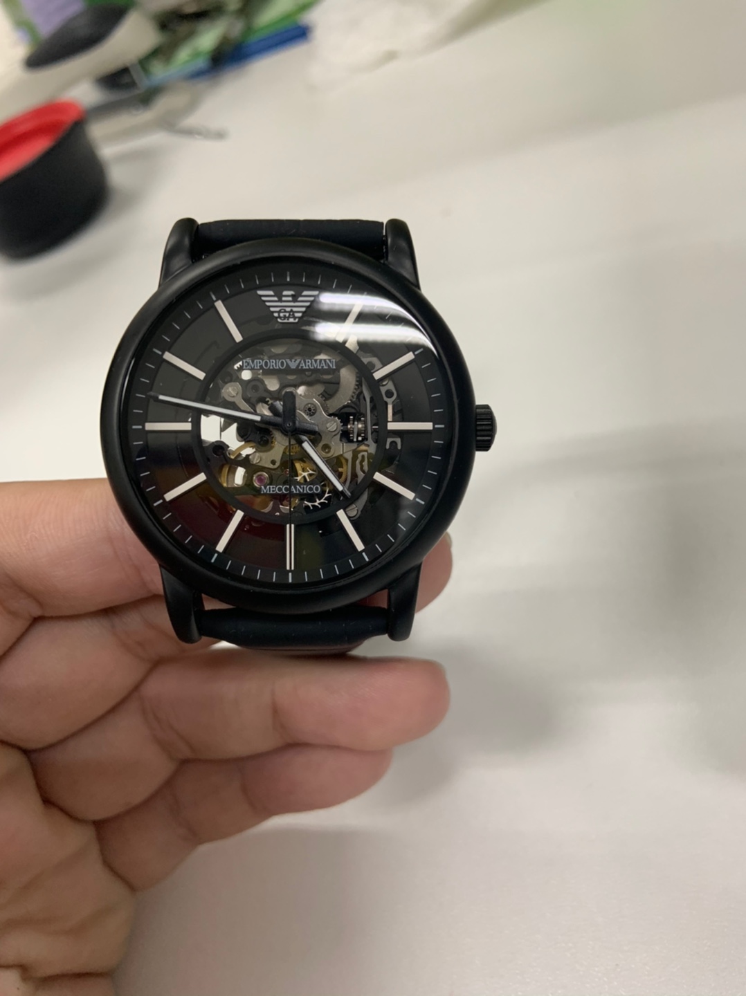 正品无疑 质感很好 非常喜欢 戴了几天没
