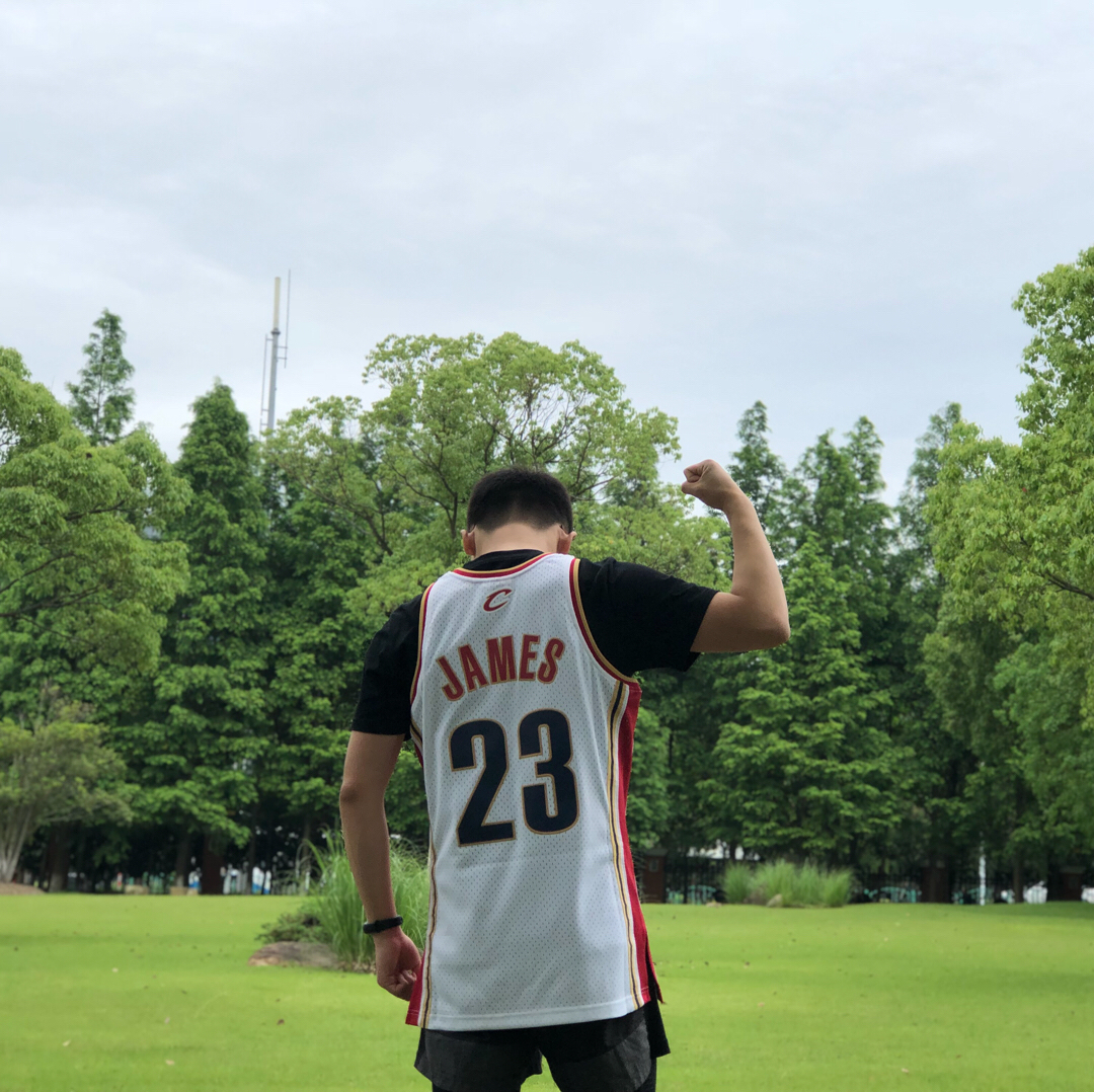 很喜欢	
Mitchell Ness 詹