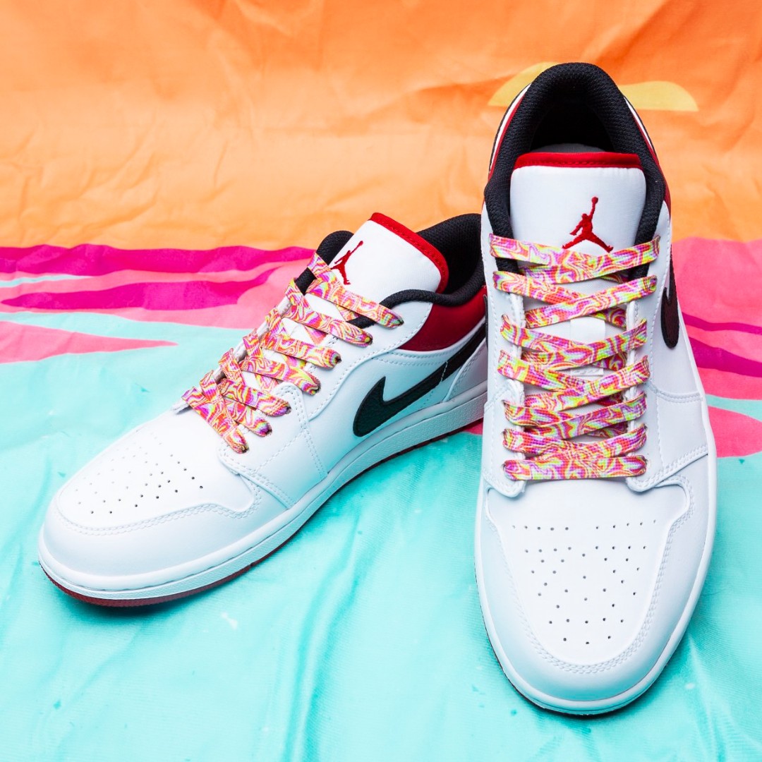 AIR JORDAN 1 LOW
汲取万